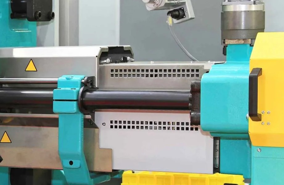 Unveiling the Dynamics of American Plastic Molds